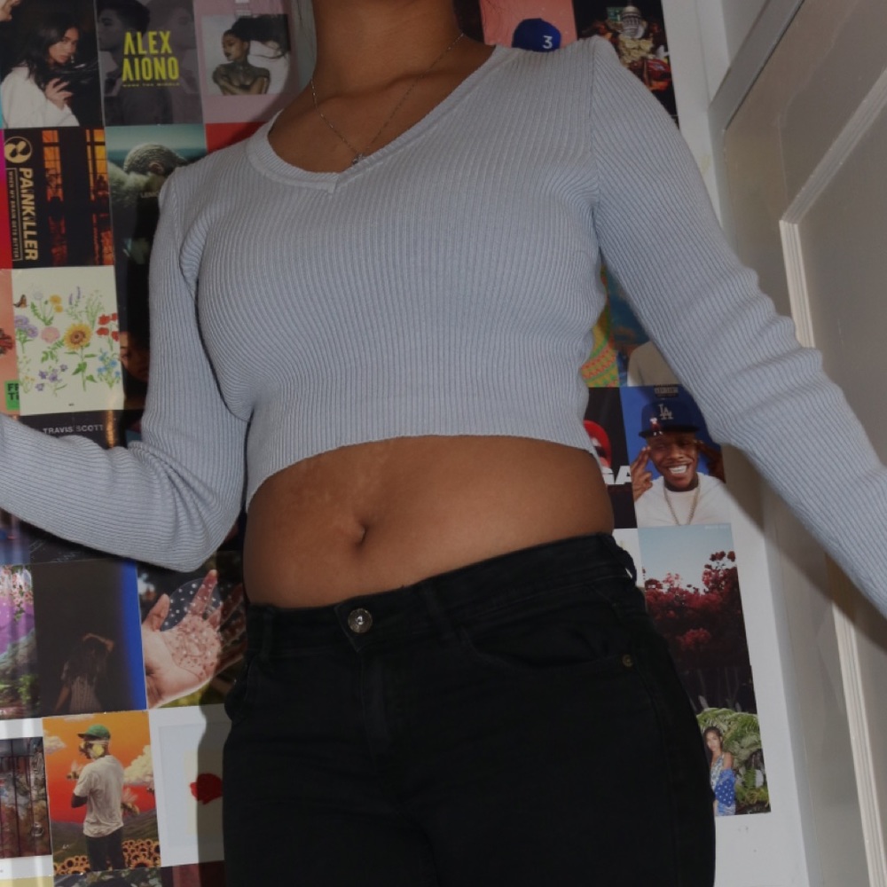 Brandy Melville Milena Long Sleeve Sweater